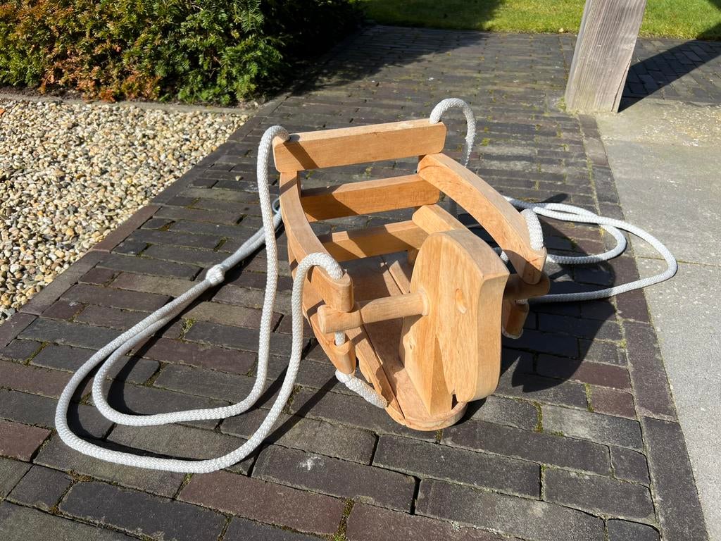 Houten babyschommel, Ophalen, Zo goed als nieuw