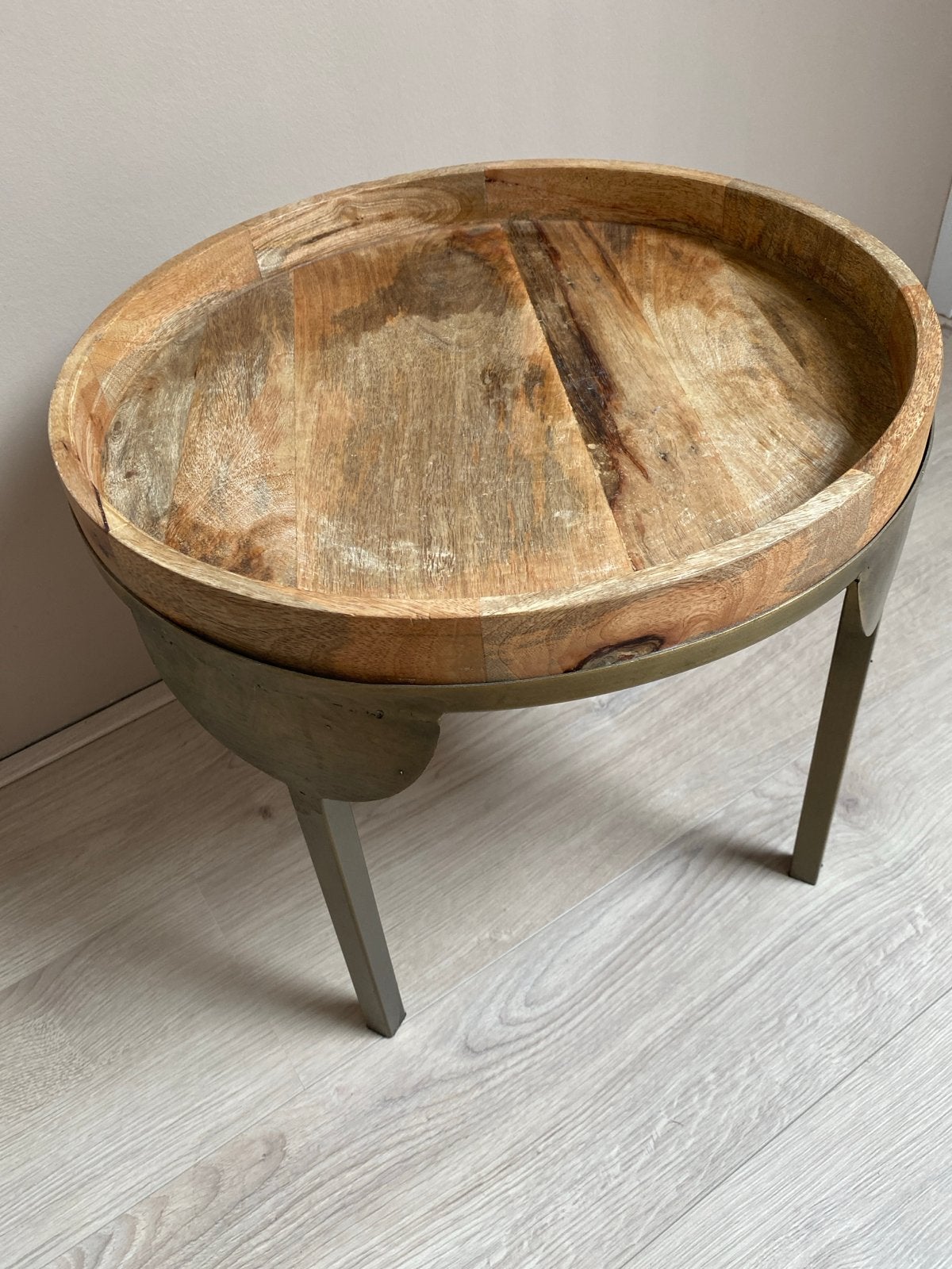 Leuk bijzettafeltje hout met goud - Ibiza look, Huis en Inrichting, Ophalen, Minder dan 45 cm, Minder dan 55 cm, Gebruikt