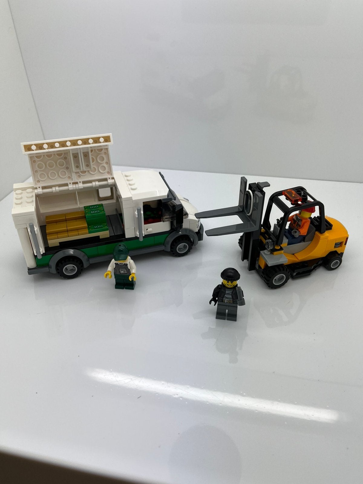 Lego 60198 geld auto en heftruck en minifigs, Ophalen of Verzenden, Zo goed als nieuw