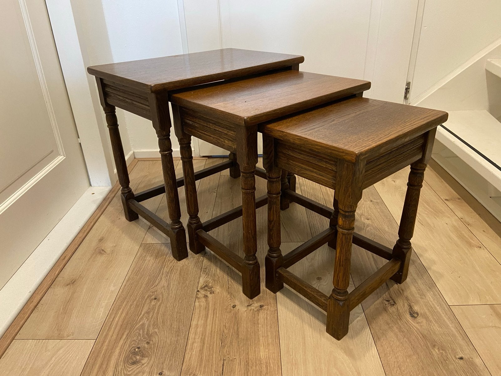 Set van 3 eikenhouten nesttafels, 55 tot 75 cm, Zo goed als nieuw, Rechthoekig, Hout