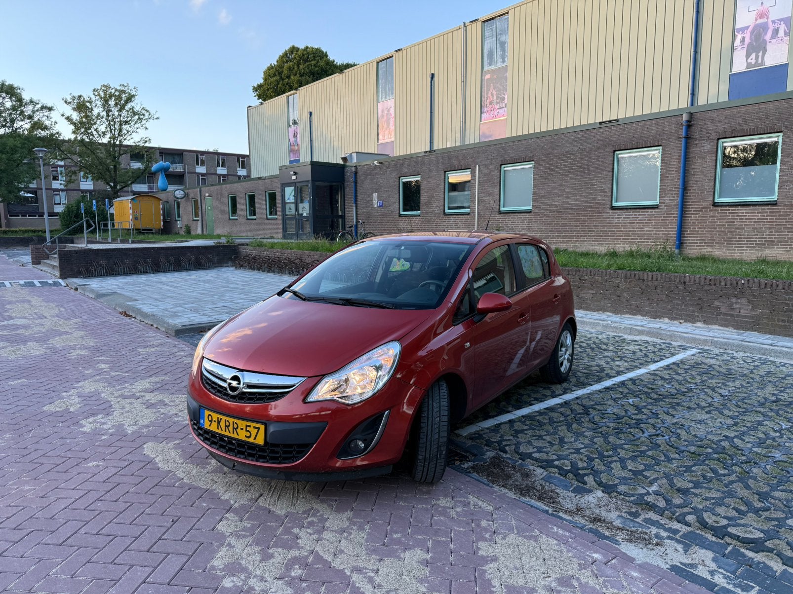 Opel Corsa 1.2 16V 5D 2013 Rood, Auto's, Opel, Voorwielaandrijving, 1063 kg, 4 cilinders, Start-stop-systeem