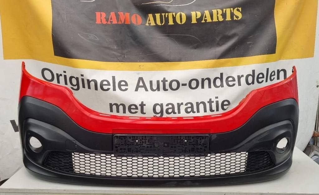 Voorbumper RENAULT TRAFIC 3 V 2014 + 620223380R, Auto-onderdelen, Gebruikt, -, -, Ophalen of Verzenden