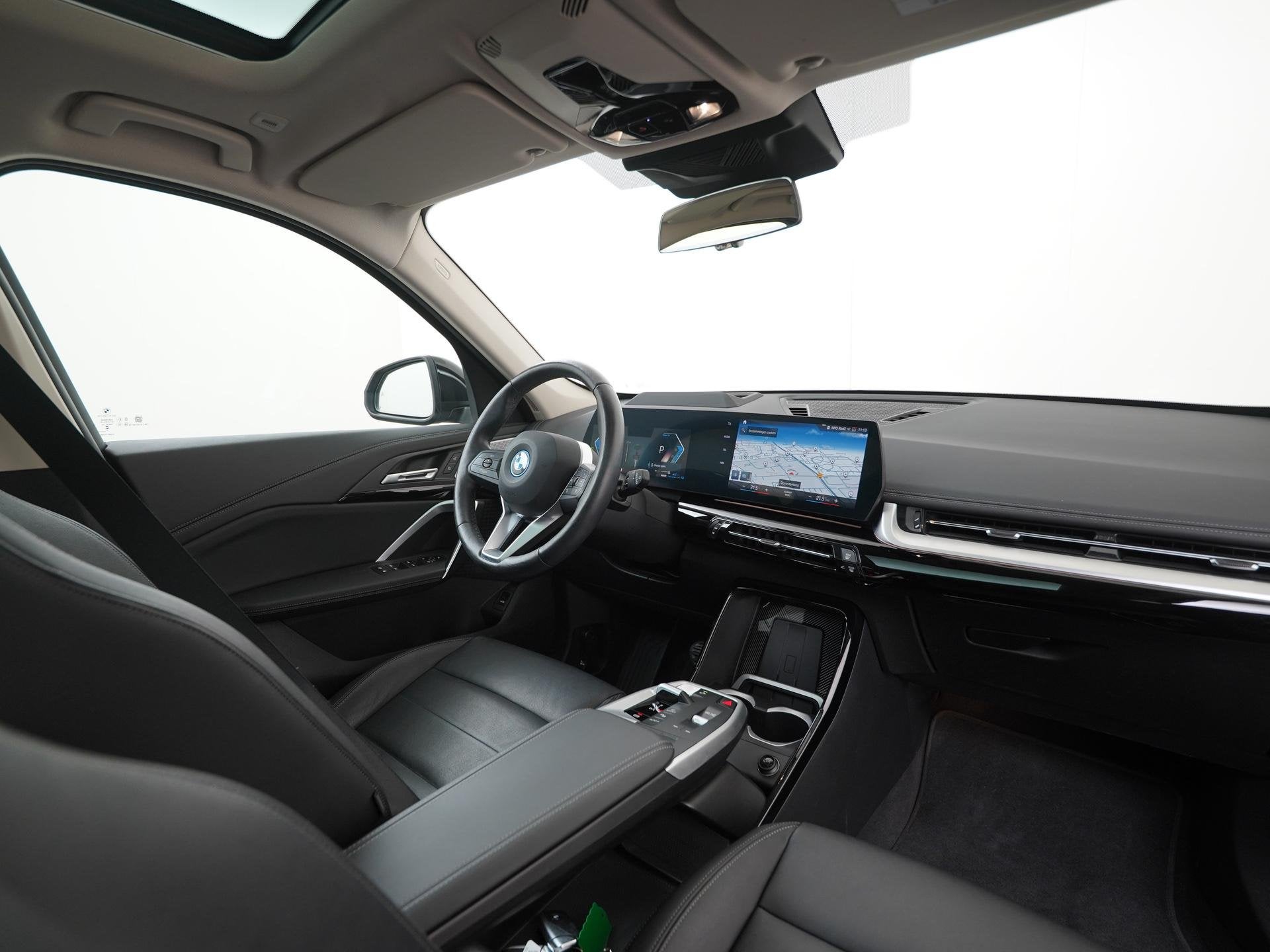 BMW X1 xDrive30e X Line | Panoramadak | Head-Up | Harman/Kar, 12 maanden, Plug-in hybride, Bedrijf, Vierwielaandrijving
