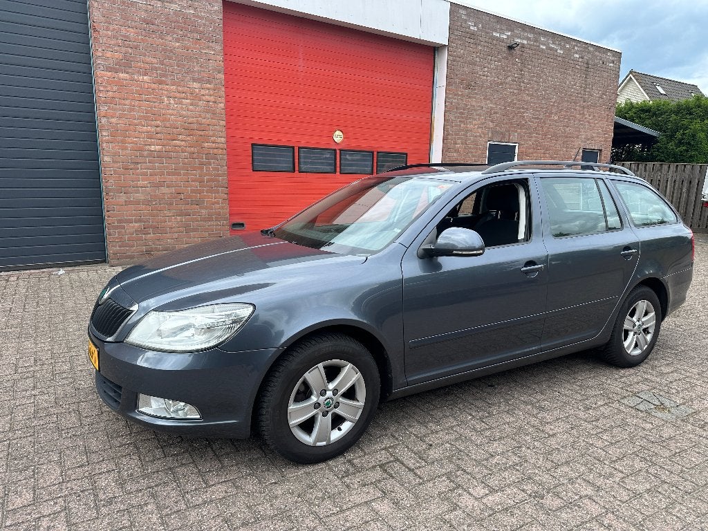 Skoda Octavia 1.2 TSI Combi 2012 Ambition Grijs 1 eigenaar., Auto's, Voorwielaandrijving, Euro 5, Stof, 4 cilinders