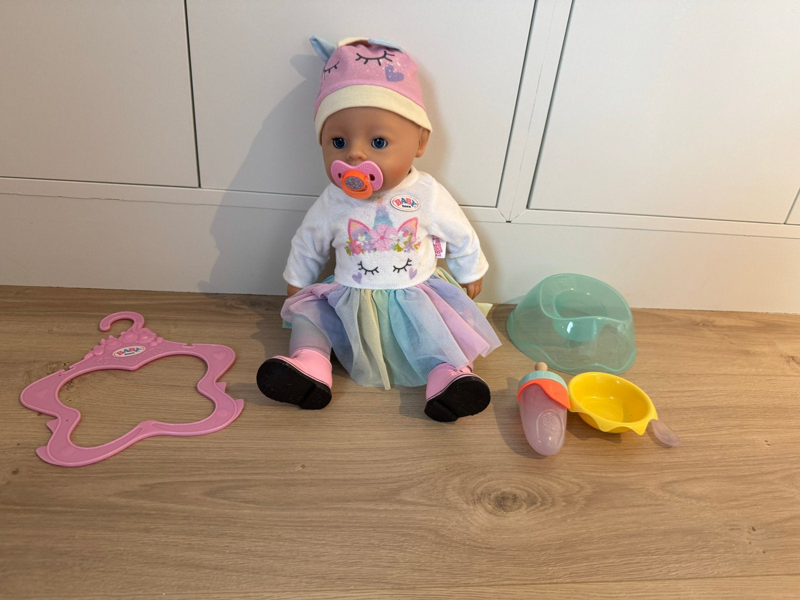 Baby Born pop met accessoires - Zo goed als nieuw, Kinderen en Baby's, Ophalen of Verzenden, Zo goed als nieuw, Babypop