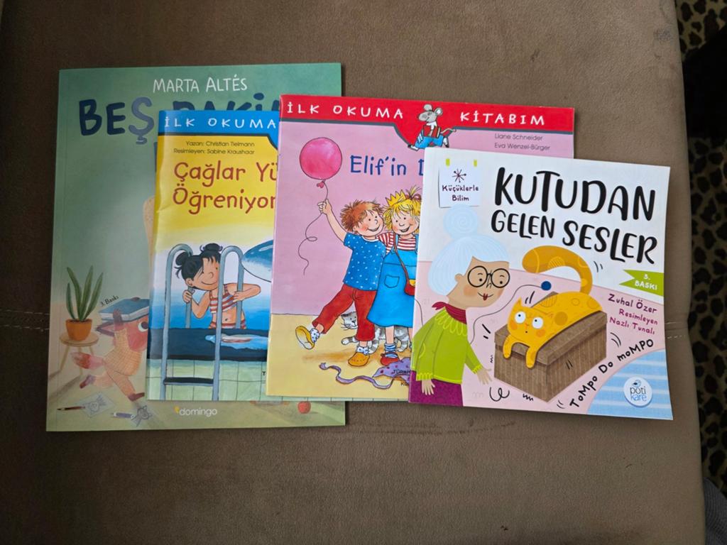 Turkse kinderboeken set - 4 stuks, Ophalen of Verzenden, Zo goed als nieuw, Diverse auteurs, Fictie algemeen