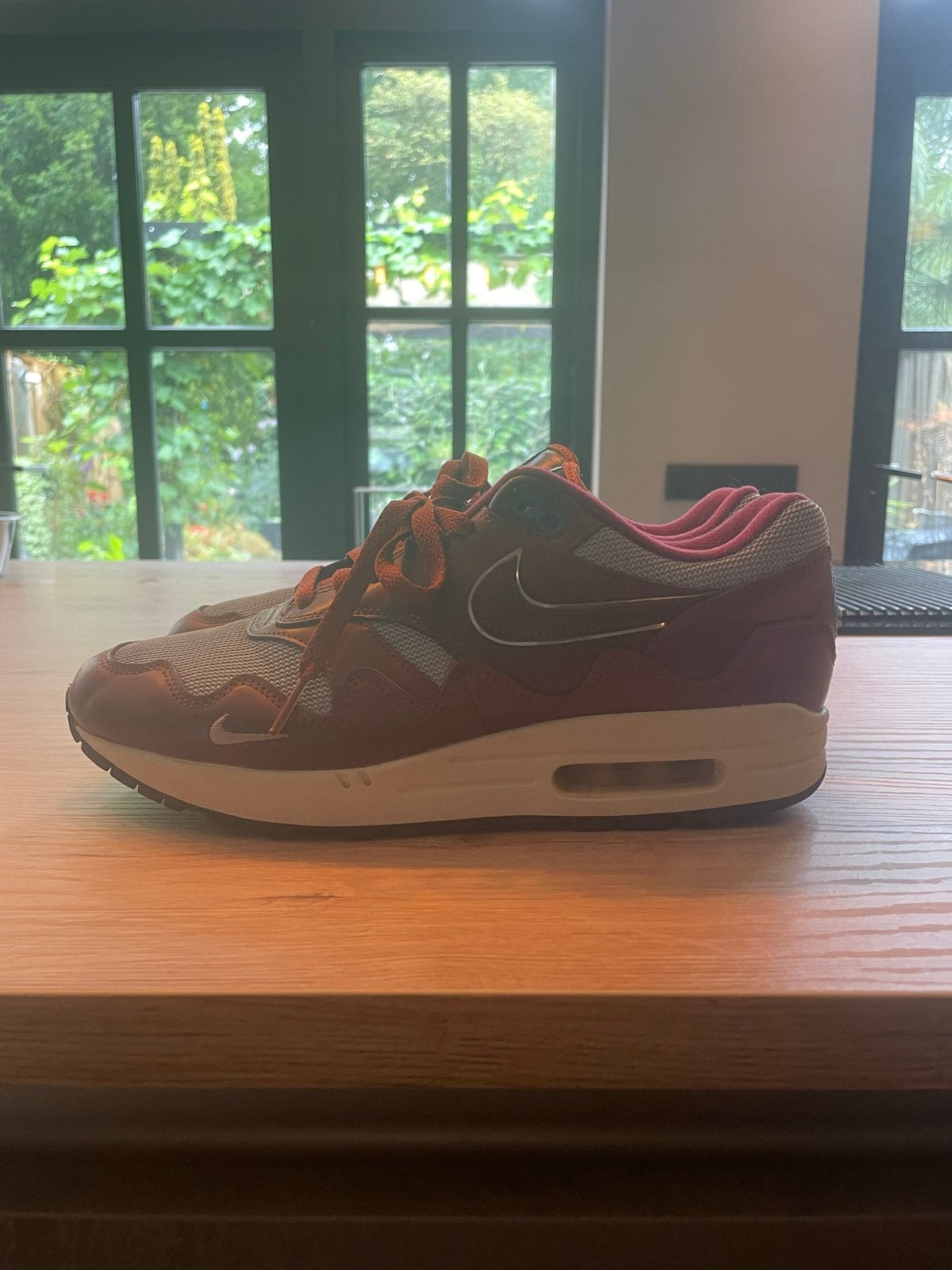 Exclusieve Patta x Nike Air Max 1 Dark Russet, Kleding | Heren, Schoenen, Verzenden, Zo goed als nieuw, Bruin, Sneakers of Gympen