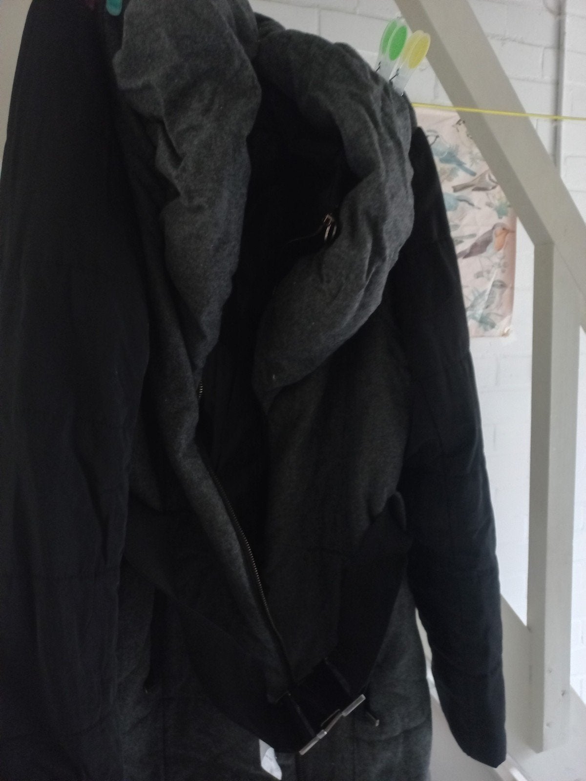 Dames  winter jas  lang  donkergrijs en zwart met gesp, Ophalen, Nieuw, Overige maten, Zwart