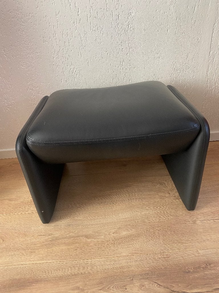 Leolux hocker poef voetenbankje zwart leer, Huis en Inrichting, Ophalen, 50 tot 75 cm, Leer, Zo goed als nieuw