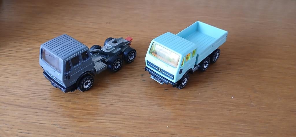 2x Siku Mercedes-Benz 2232 Trucks (1:55) Custom/Opknappers, Ophalen, Gebruikt, Bus of Vrachtwagen, SIKU