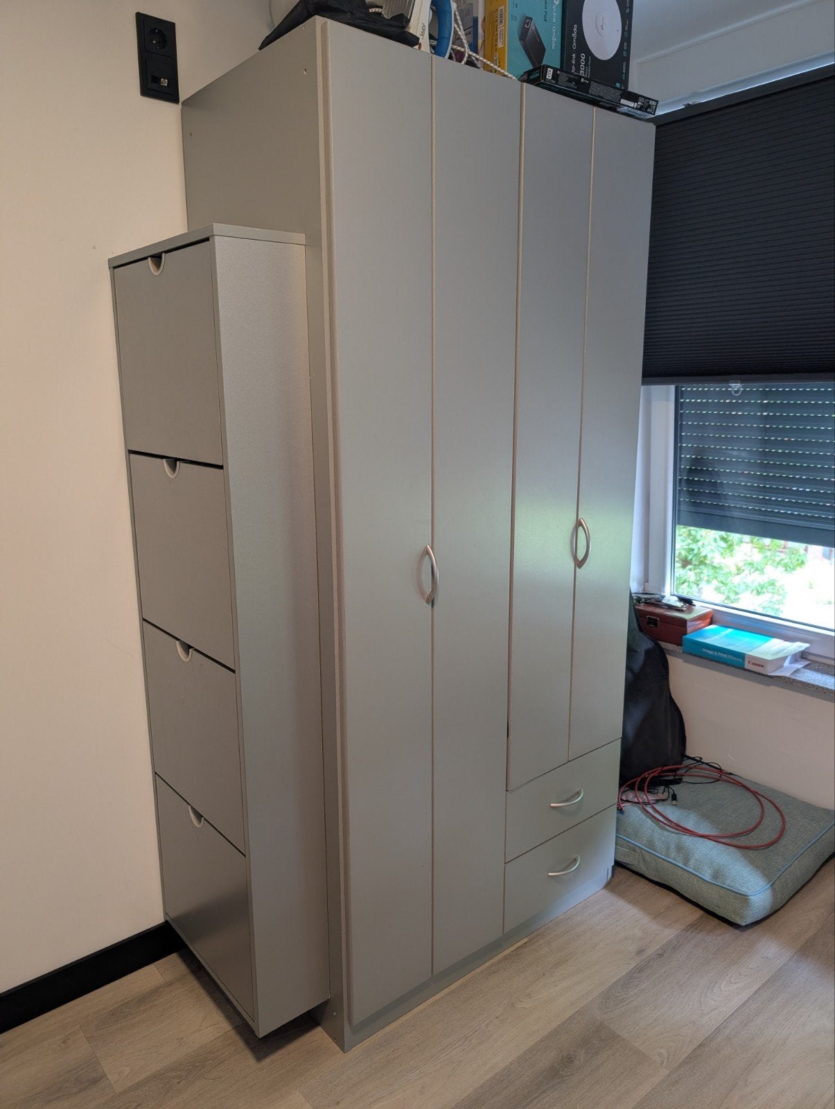 Grijze kledingkast met schoenenkast 197 x 92/109 cm, Huis en Inrichting, Kasten | Kledingkasten, Ophalen, Gebruikt, Met klep(pen)