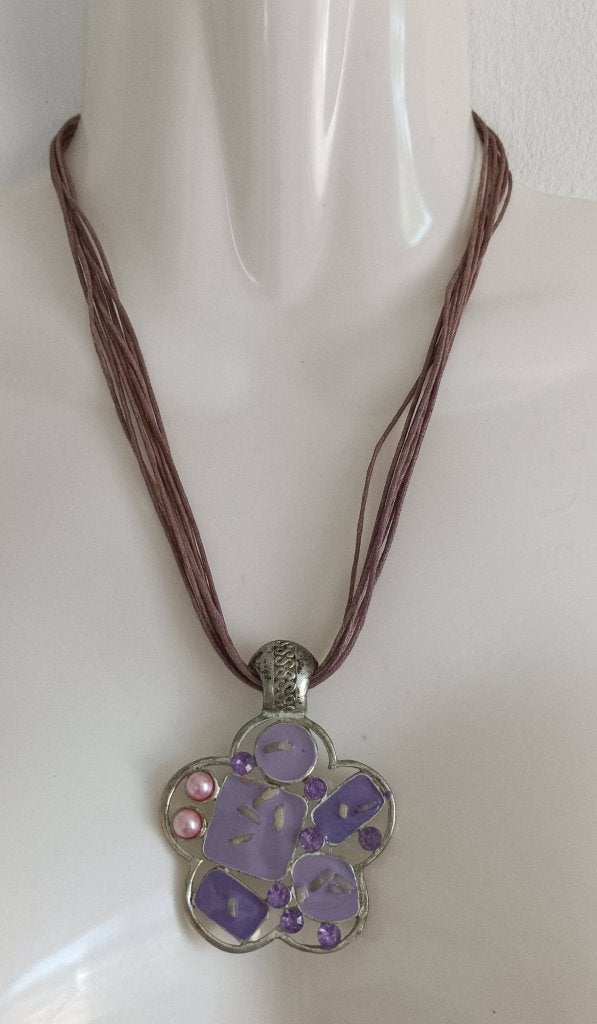 Paarse bloem ketting met hanger en kralen, Gebruikt, Paars, Ophalen of Verzenden, Overige materialen