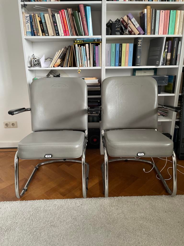 Twee comfortabele Arena businessstoelen nu voor 120 euro, Ophalen, Gebruikt, Twee, Metaal