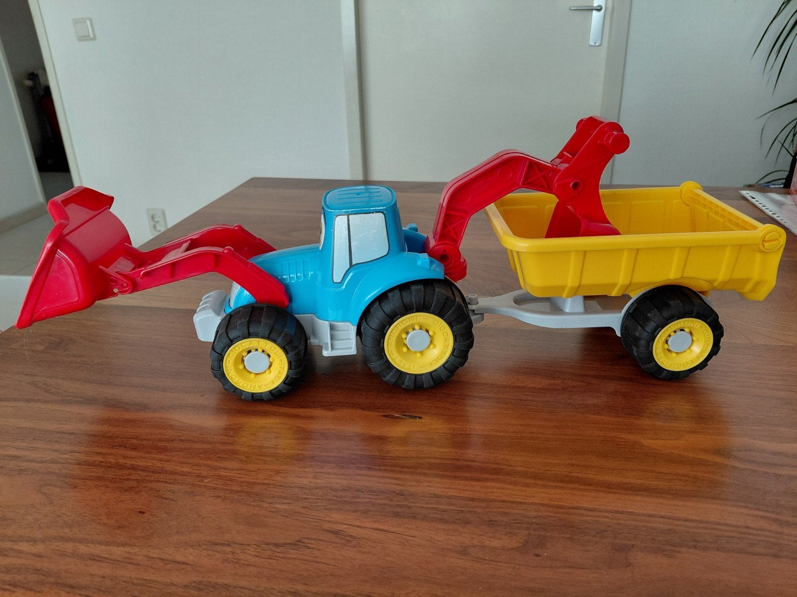 Tractor. Kinderspeelgoed., Ophalen, Gebruikt