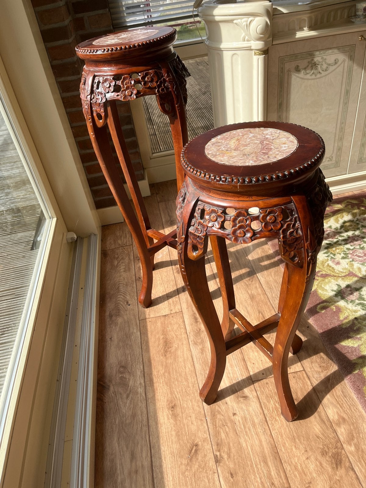 Set van 2 Antieke Plantenstandaards met Marmer, Ophalen
