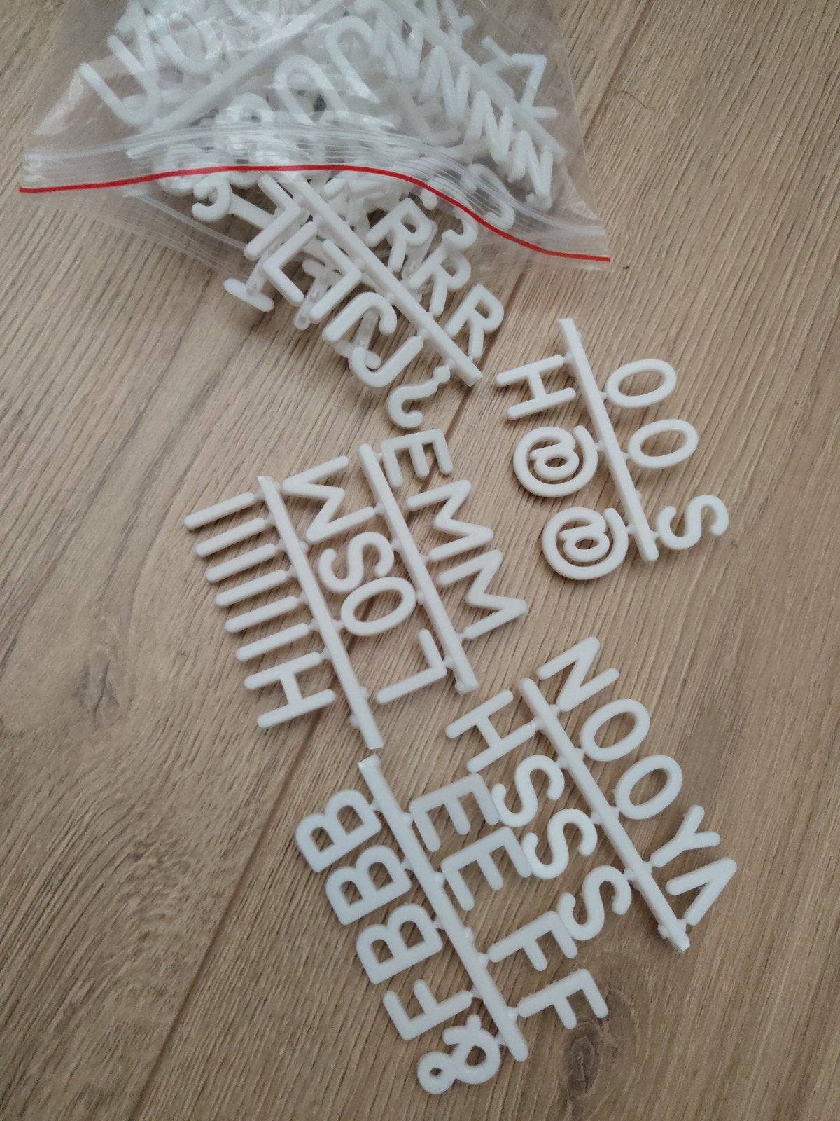 Witte plastic letters en symbolen, Ophalen, Nieuw, Kunststof, Knutselmateriaal