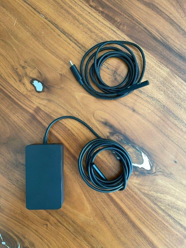 Microsoft Surface 44W Power Supply met extra kabel, Computers en Software, Laptop-opladers, Ophalen of Verzenden, Zo goed als nieuw
