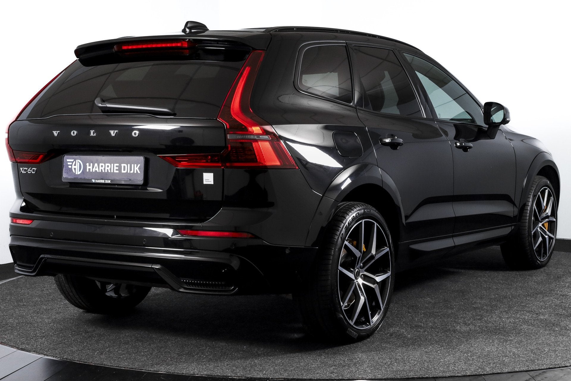 Volvo XC60 2.0 T8 Plug-in-hybrid AWD Polestar Engineered - F, Auto's, Automaat, 12 maanden, Gebruikt, Euro 6