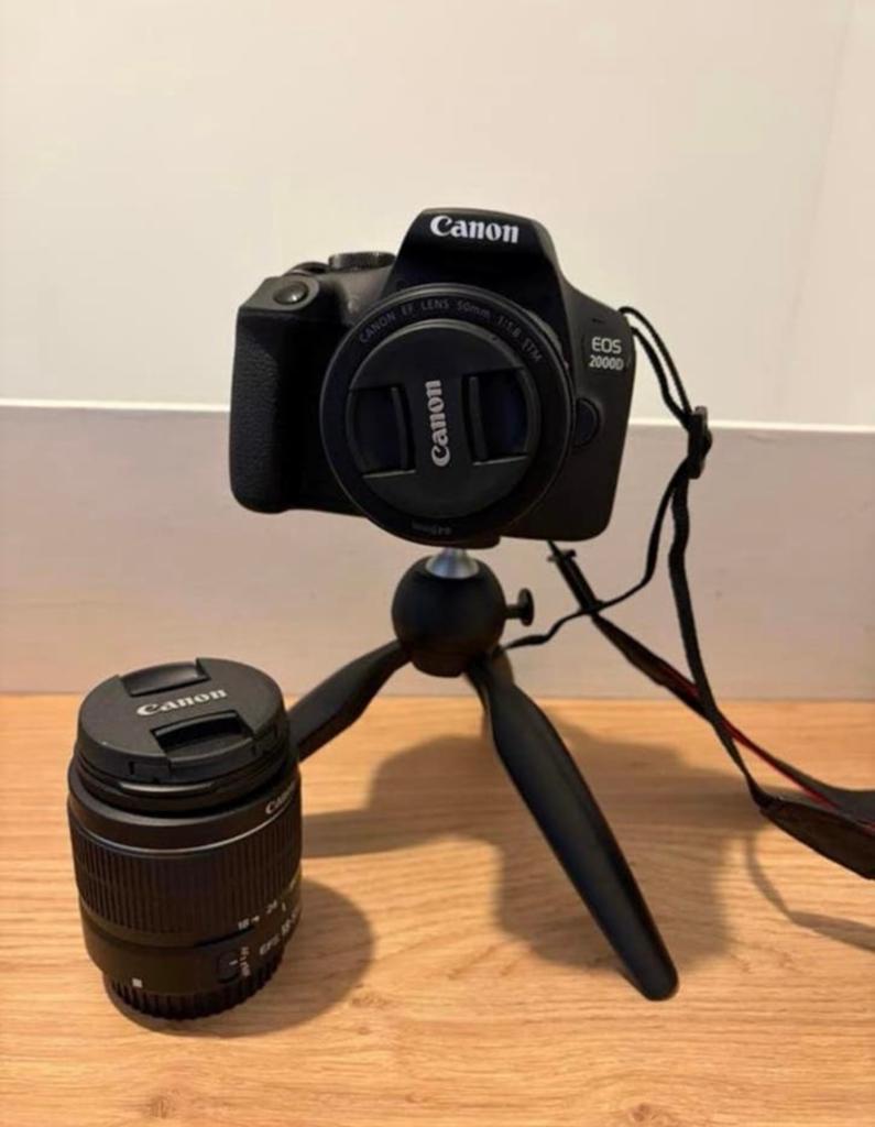 Canon EOS 2000D 18-55DC + 2 lenzen, Spiegelreflex, Canon, Ophalen of Verzenden, Zo goed als nieuw