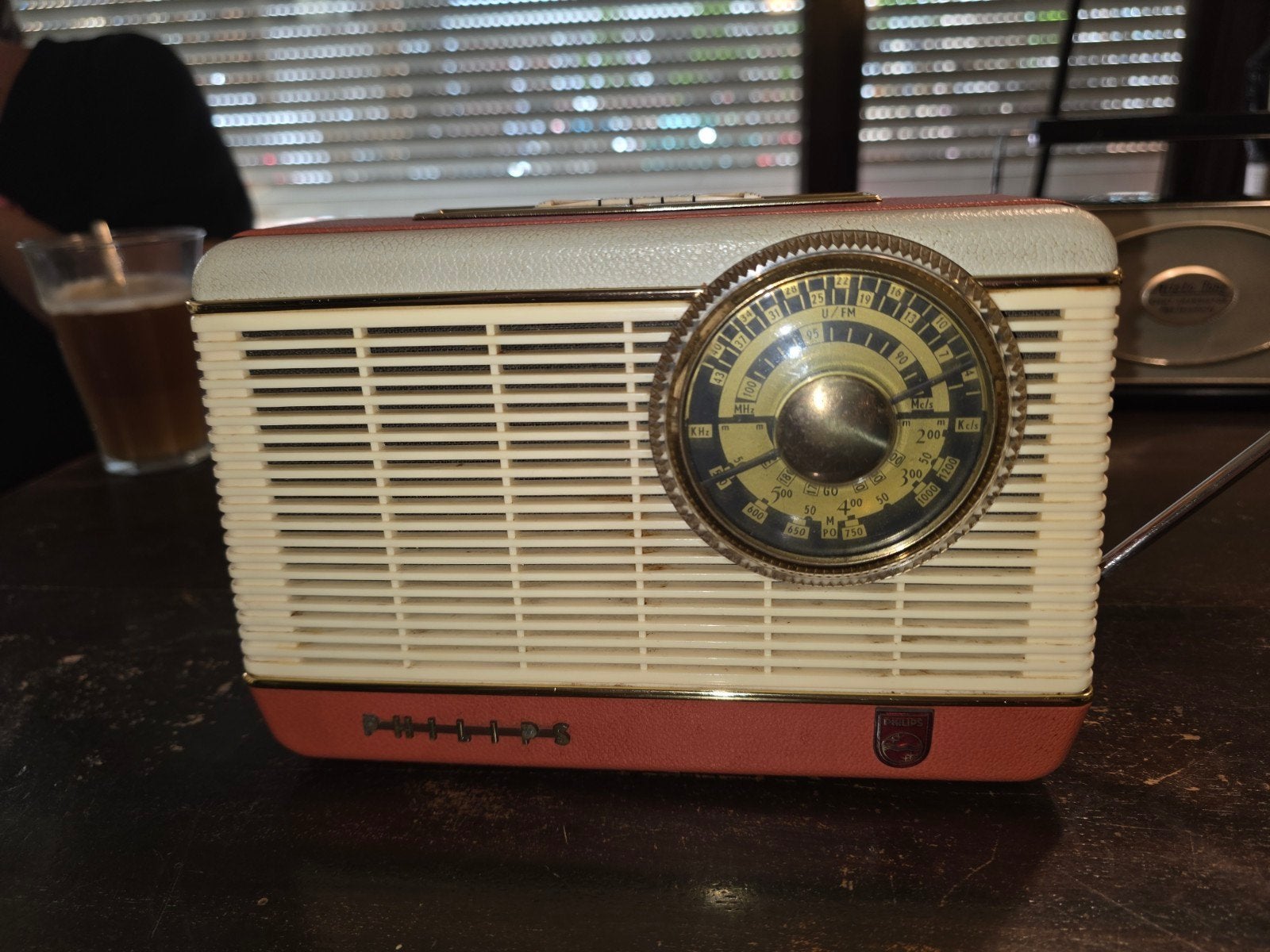 Philips transistor radio begin jaren 60., Antiek en Kunst, Antiek | Tv's en Audio, Ophalen of Verzenden