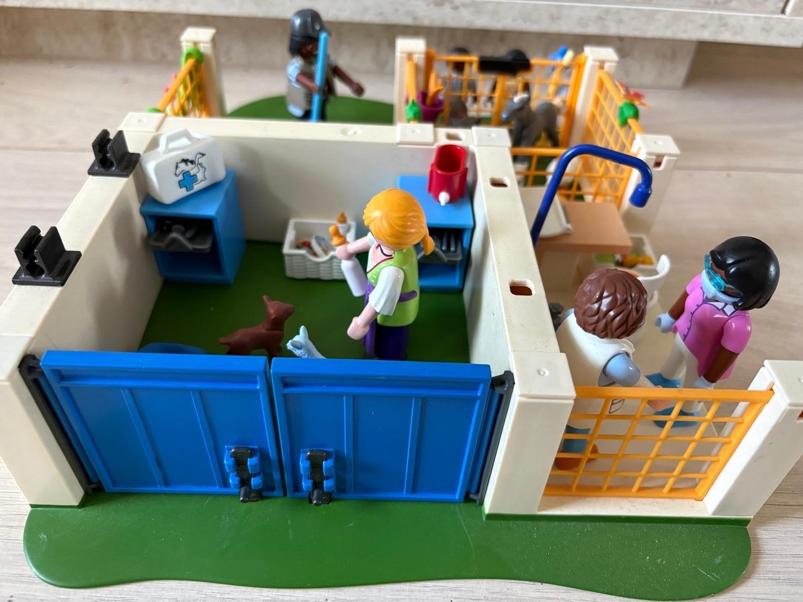 Playmobil Dierenarts en verzorginsset, Ophalen of Verzenden, Gebruikt, Jongen of Meisje