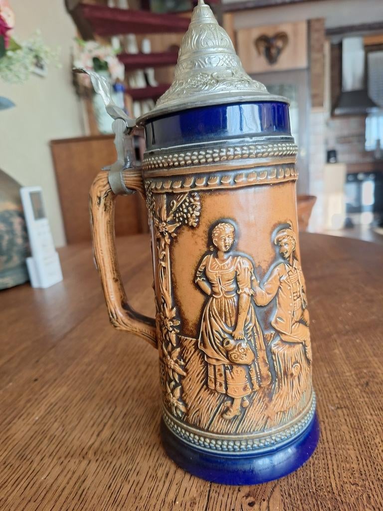 Vintage Duitse Bierpul met Reliëf en Tin Deksel, Antiek en Kunst, Ophalen of Verzenden