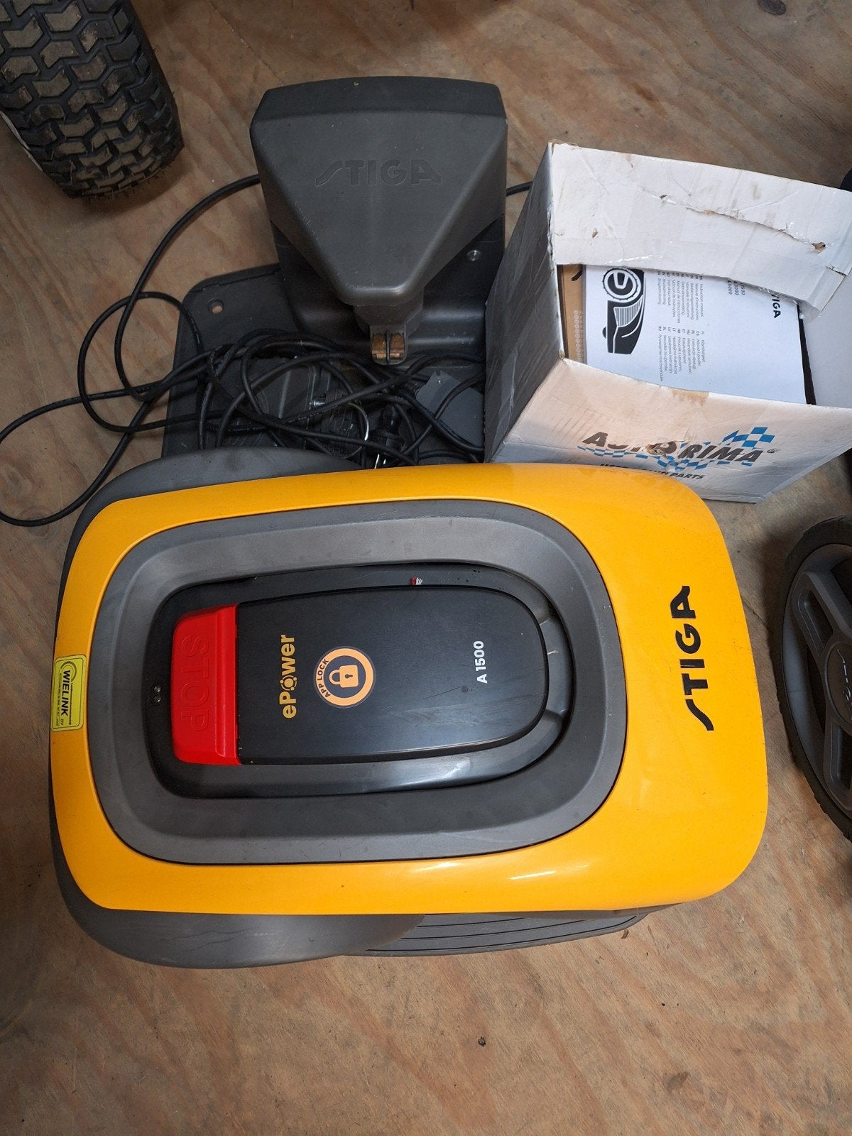 Stiga A1500 maairobot, Tuin en Terras, Ophalen, Gebruikt, Stiga, Minder dan 20 cm