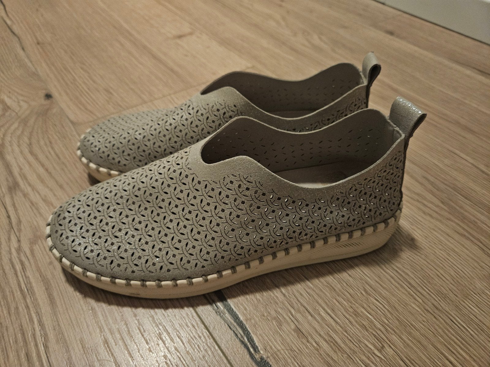 Hush puppies maat 40 in goede staat, Ophalen of Verzenden, Zo goed als nieuw, Sneakers of Gympen