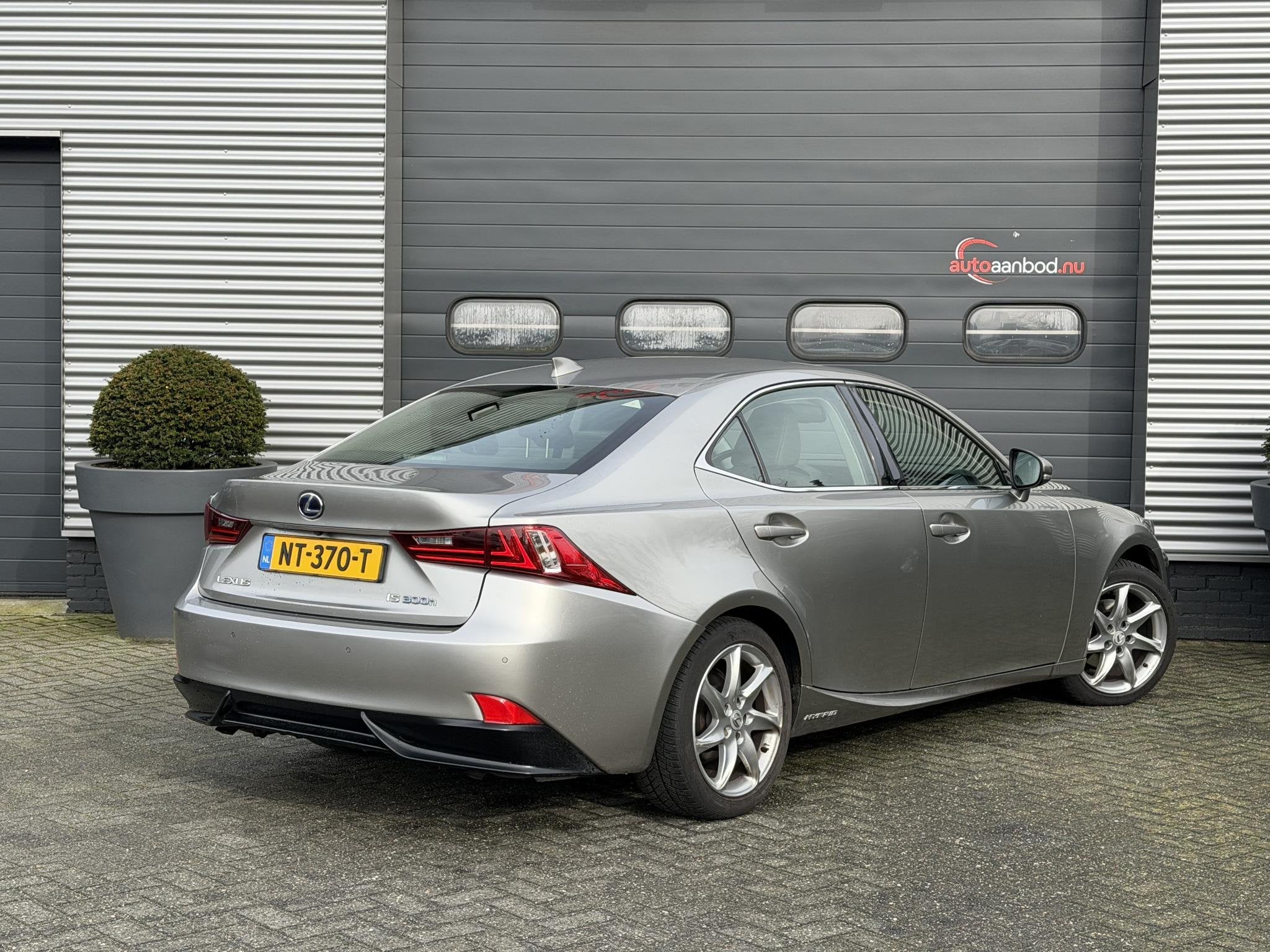 Lexus IS 300h Business Line Pro | Navigatie | Camera | DAB |, Auto's, Lexus, Automaat, Euro 5, Achterwielaandrijving, Gebruikt