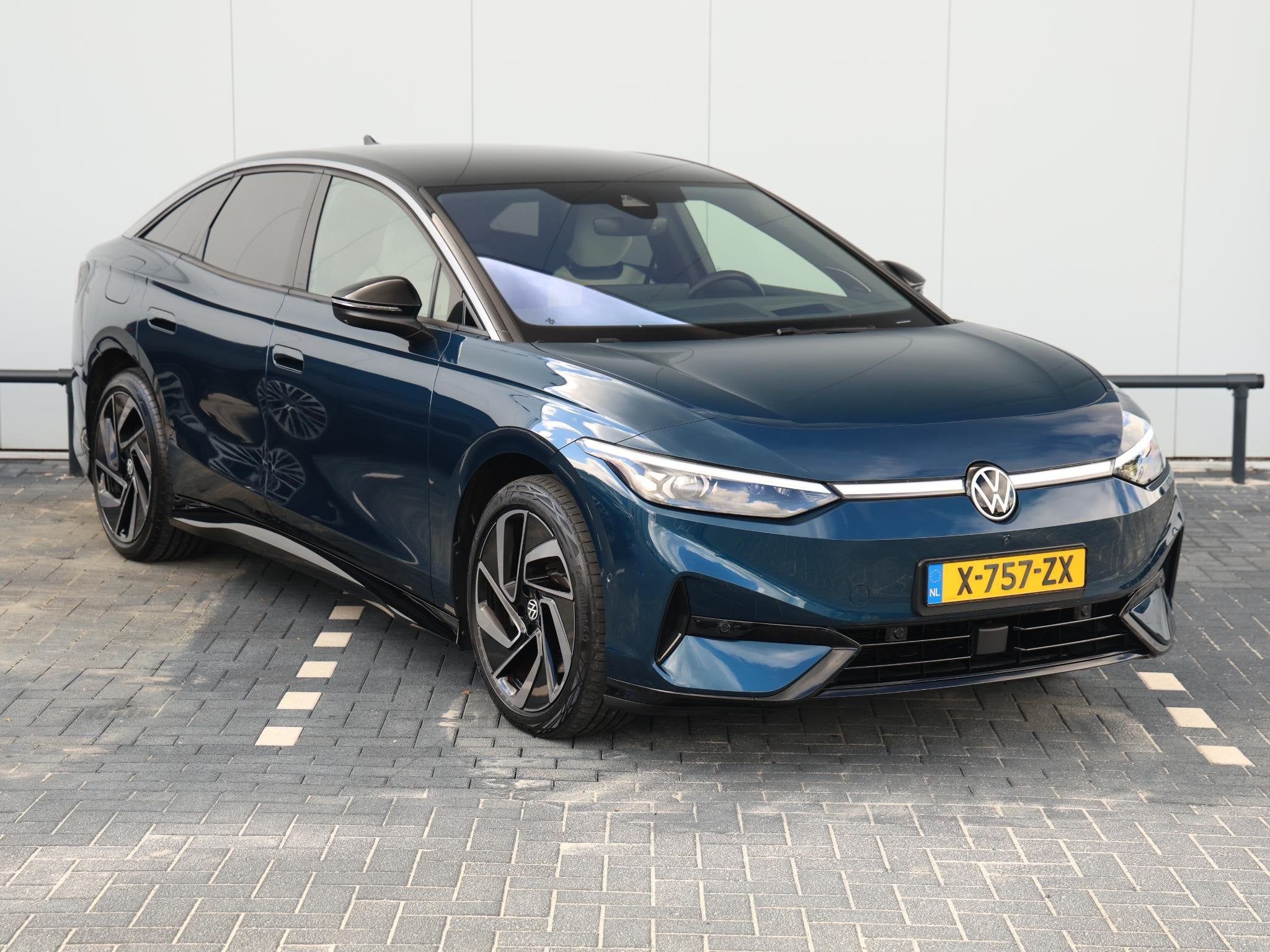 Volkswagen ID.7 Pro Business 77 kWh 286 pk | Harman Kardon |, Auto's, Volkswagen, Achterwielaandrijving, Gebruikt, Blauw, Alcantara