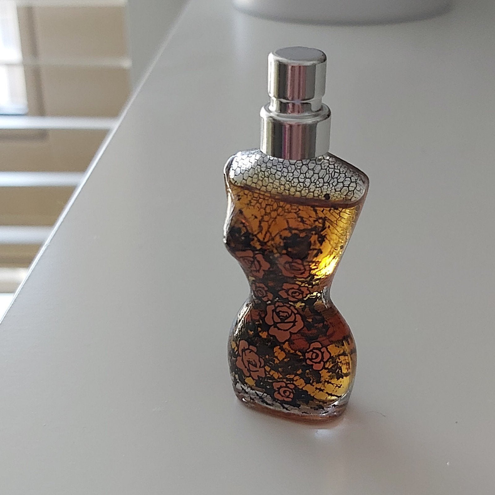 Flesje parfum Jean-Paul Gaultier, Ophalen of Verzenden, Zo goed als nieuw, Miniatuur, Gevuld