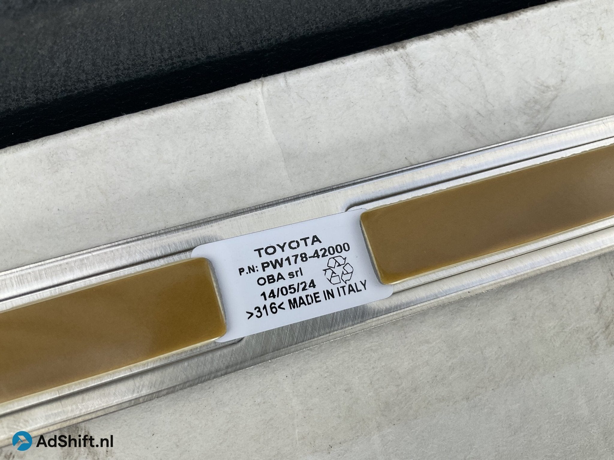Achterbumper strip TOYOTA RAV4 PW178-42000 Chrome lijst To-2