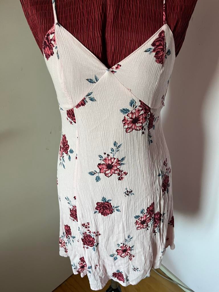 Zomerse bloemenjurk met open rug, Kleding | Dames, Ophalen of Verzenden, Zo goed als nieuw, Roze, Maat 36 (S)