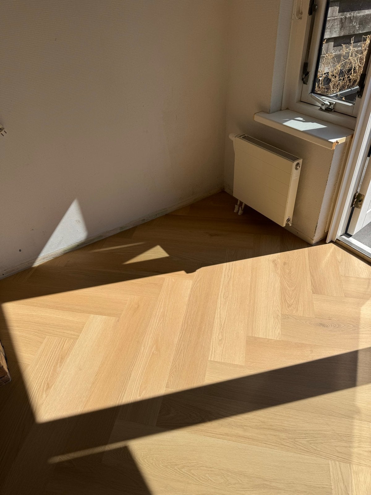Lichte laminaatvloer, visgraat en recht, zo leggen, Ophalen of Verzenden, Zo goed als nieuw, 10 m² of meer, 10 tot 30 cm
