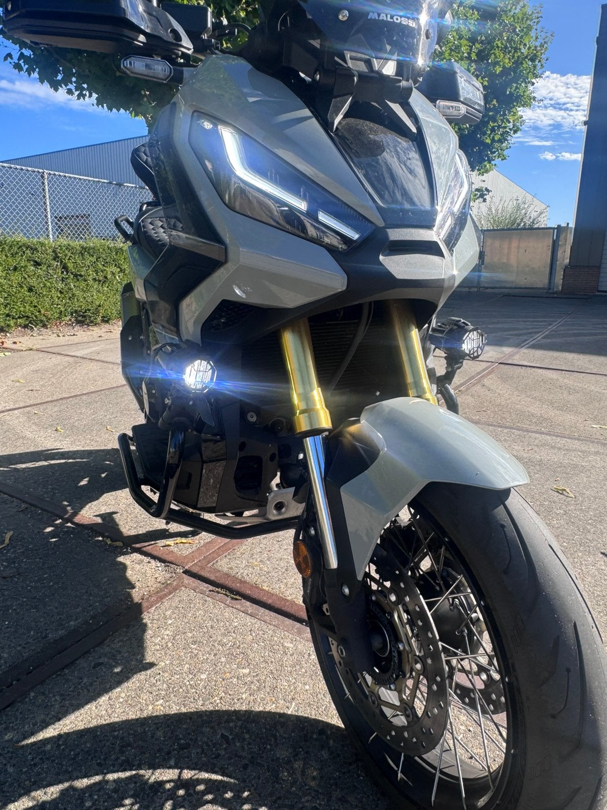Foto 11 van Honda X-ADV 750| 2023 | Akrapovic | Vol opties | Nardo Grey