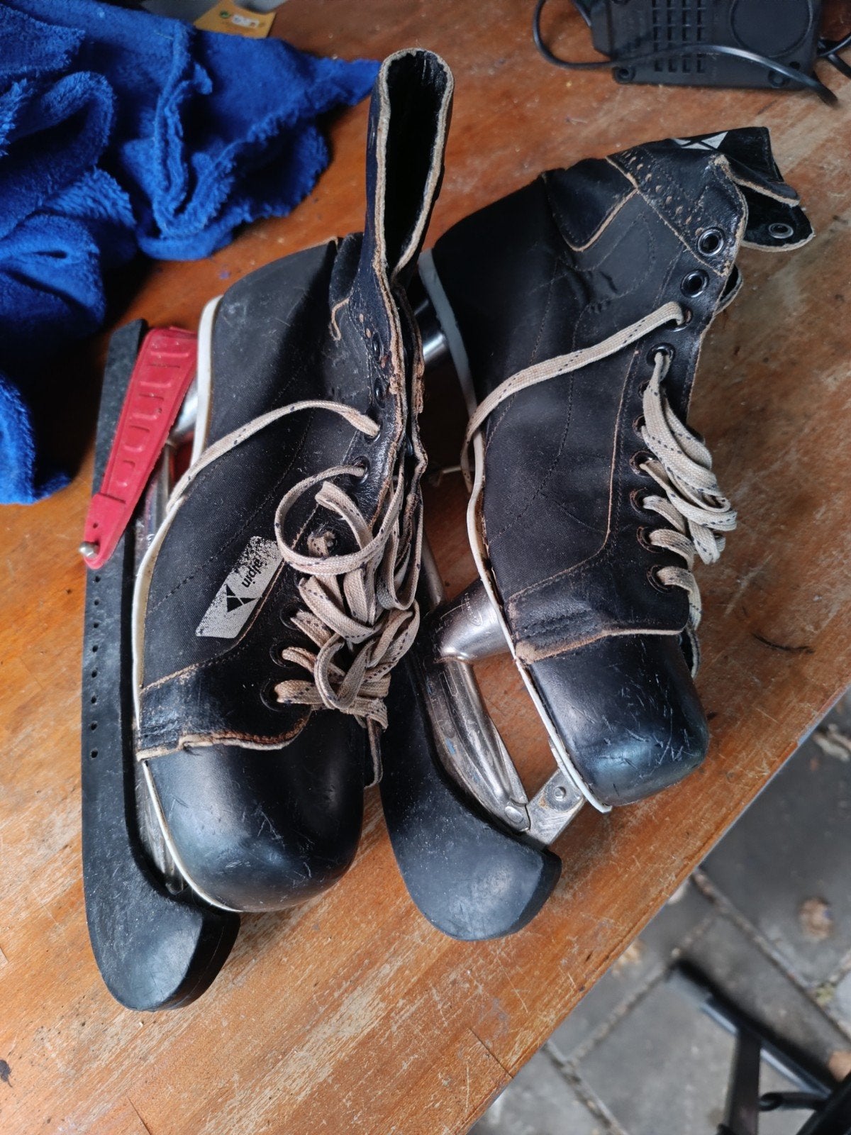 Oude schaatsen, nog functioneel, Ophalen, Gebruikt, IJshockeyschaatsen, Overige merken