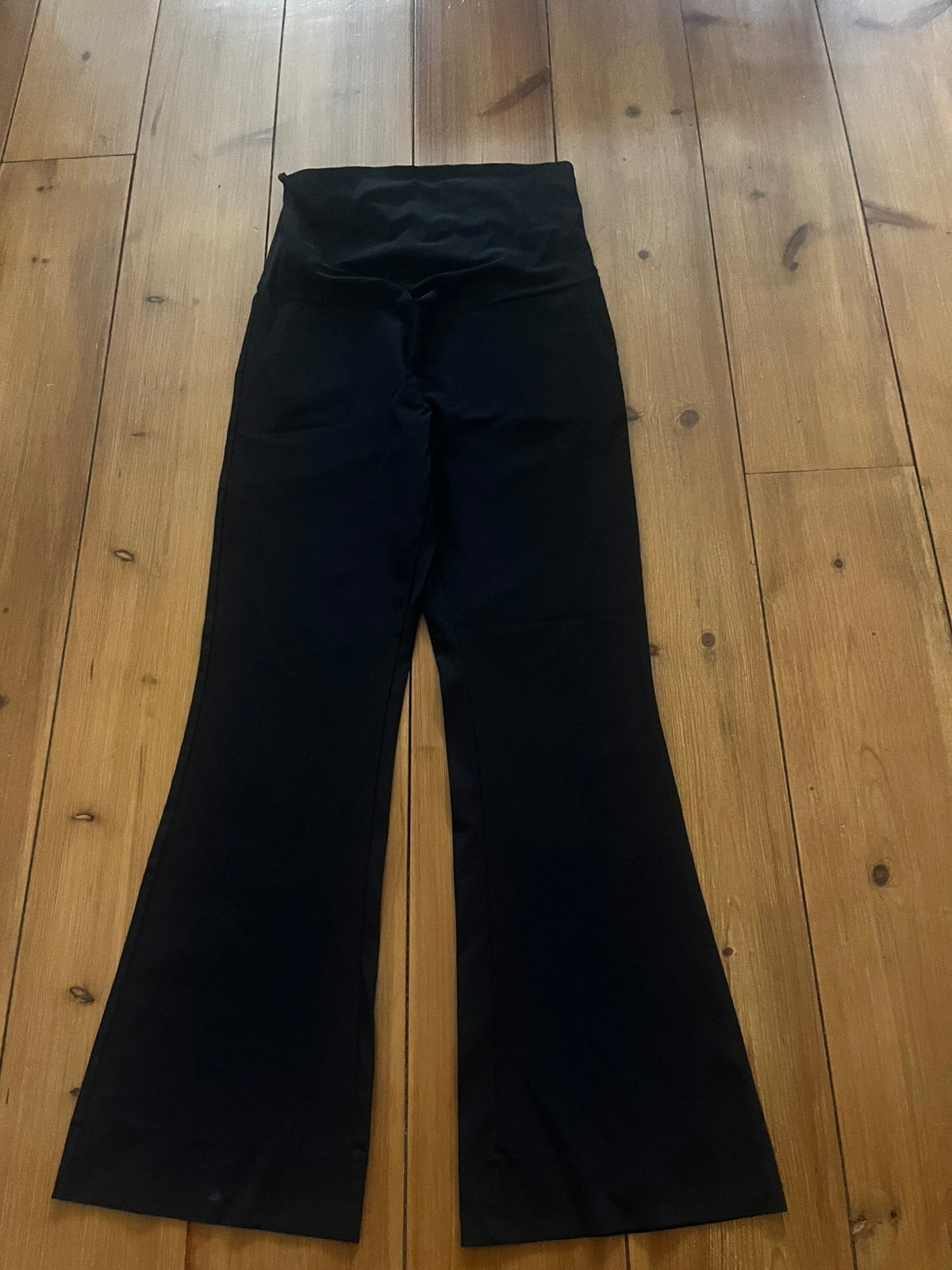 Mooie zwarte flare zwangerschapsbroek Studio Anneloes, M, Verzenden, Zo goed als nieuw, Maat 38/40 (M), Zwart