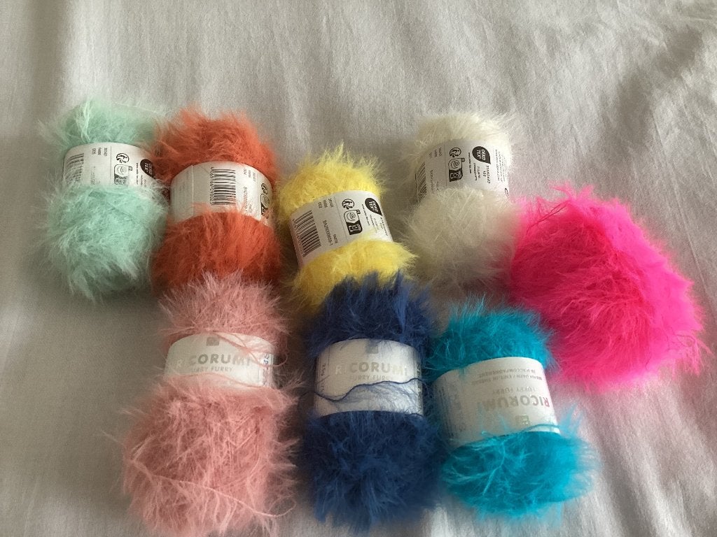 Breigaren harig. Div kleuren. Nieuw, Hobby en Vrije tijd, Breien en Haken, Ophalen of Verzenden, Nieuw, Breien, Wol of Garen