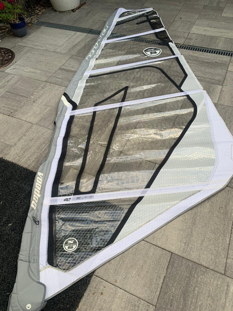 surfzeilen  4.5 m2  en 5.3 m2, 3.5 tot 5 m², Zo goed als nieuw, Zeil, Ophalen