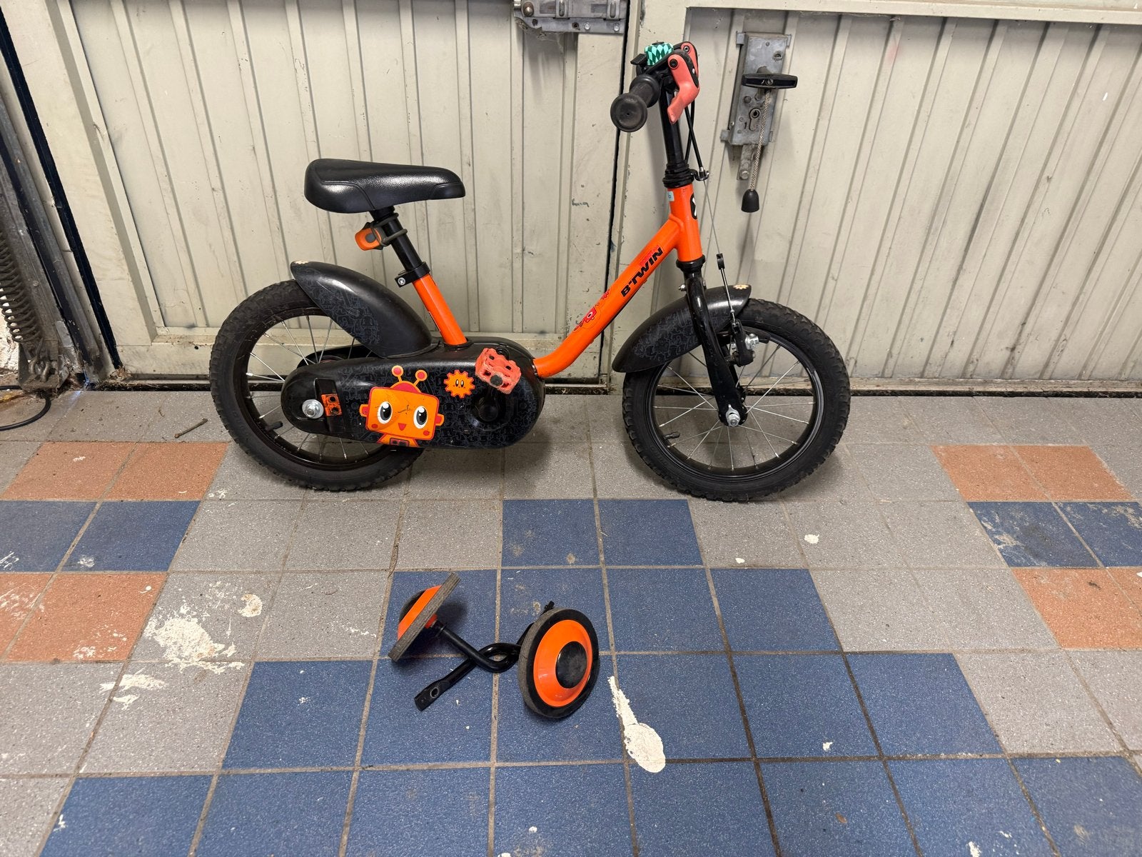 B'Twin 14 inch kinderfiets met zijwieltjes, Ophalen, Gebruikt, Minder dan 16 inch, Zijwieltjes