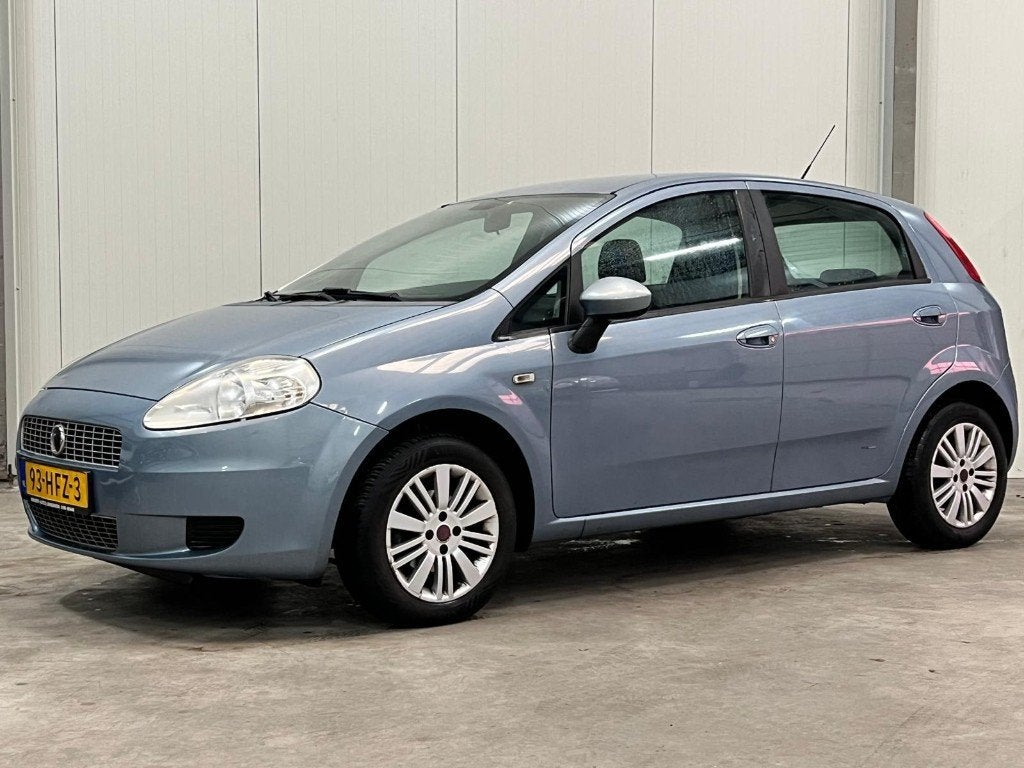 Fiat Punto 1.4 5DR/Airco/Nap/Carplay, Auto's, Voorwielaandrijving, Stof, 40 €/maand, 4 cilinders