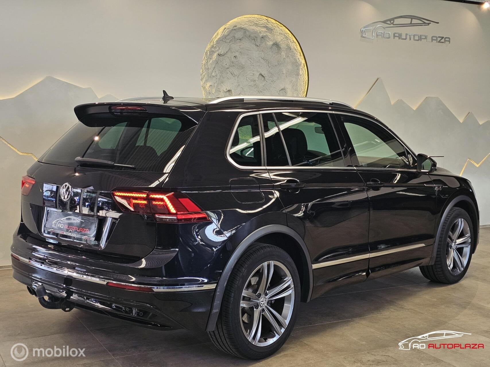 Volkswagen Tiguan 1.4 TSI ACT R-line Panorama/Virtual/Trekha, Auto's, 1800 kg, 4 cilinders, 150 pk, Alcantara