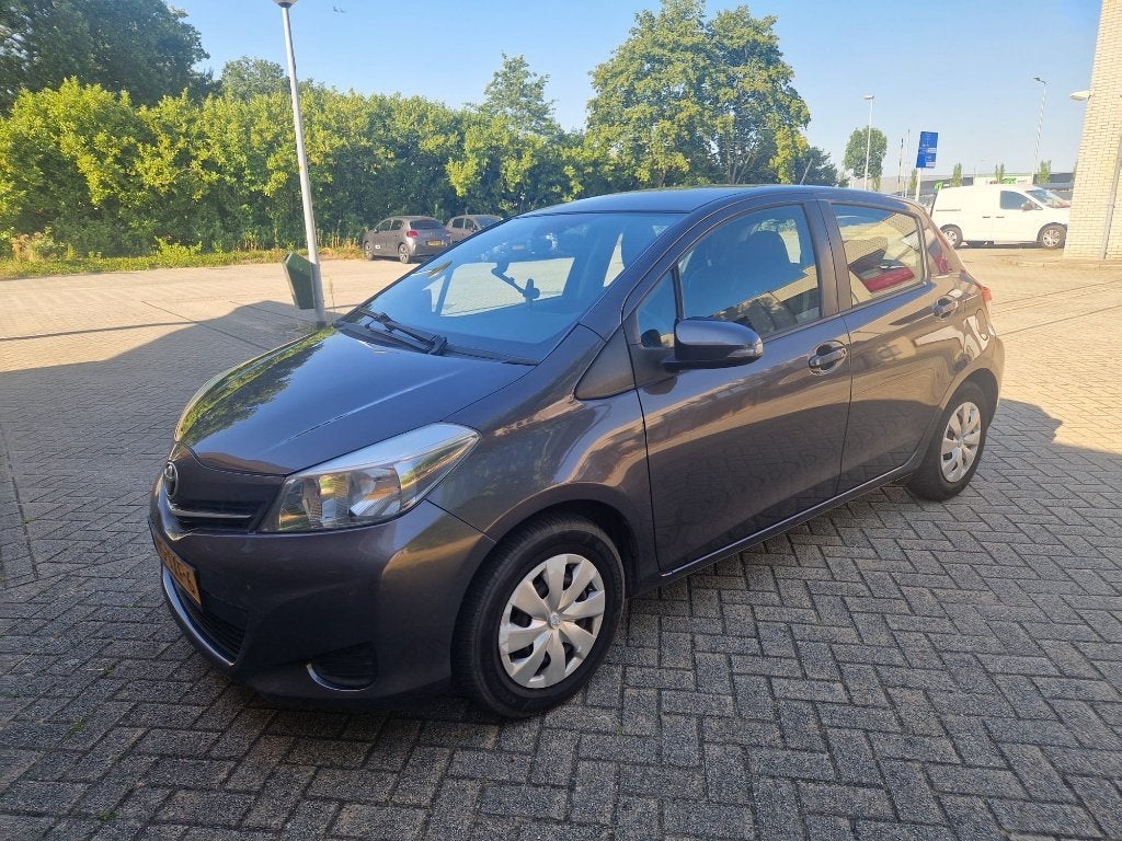 Toyota Yaris 1.0 12V Vvt-i 5DR 2012 Grijs, 40 €/maand, Origineel Nederlands, Handgeschakeld, Particulier
