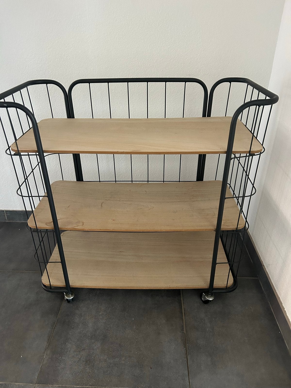 Verrijdbaar rek met 3 houten planken en metalen frame, Ophalen, Gebruikt