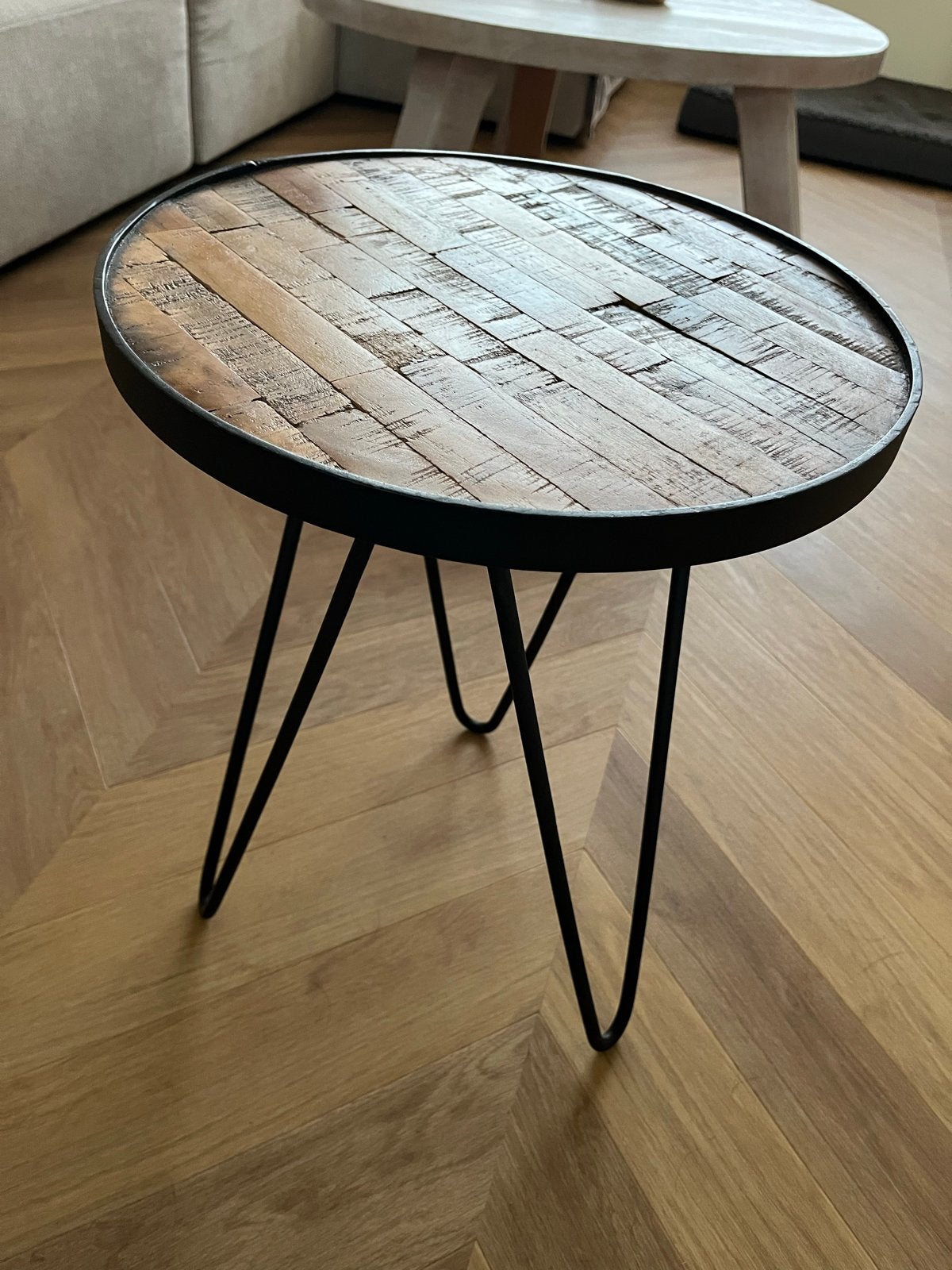 Ronde bijzettafel met houten blad en metalen poten, Huis en Inrichting, Tafels | Bijzettafels, Ophalen, Minder dan 45 cm, Minder dan 55 cm