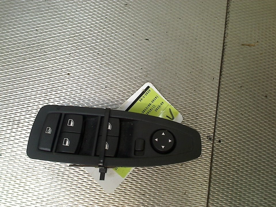 Raamschakelaar Links Voor BMW 3 serie Touring (F31) 0843106, Gebruikt, Petuelring 130, München 80809, , Duitsland, BMW, Bayerische Motoren Werke AG