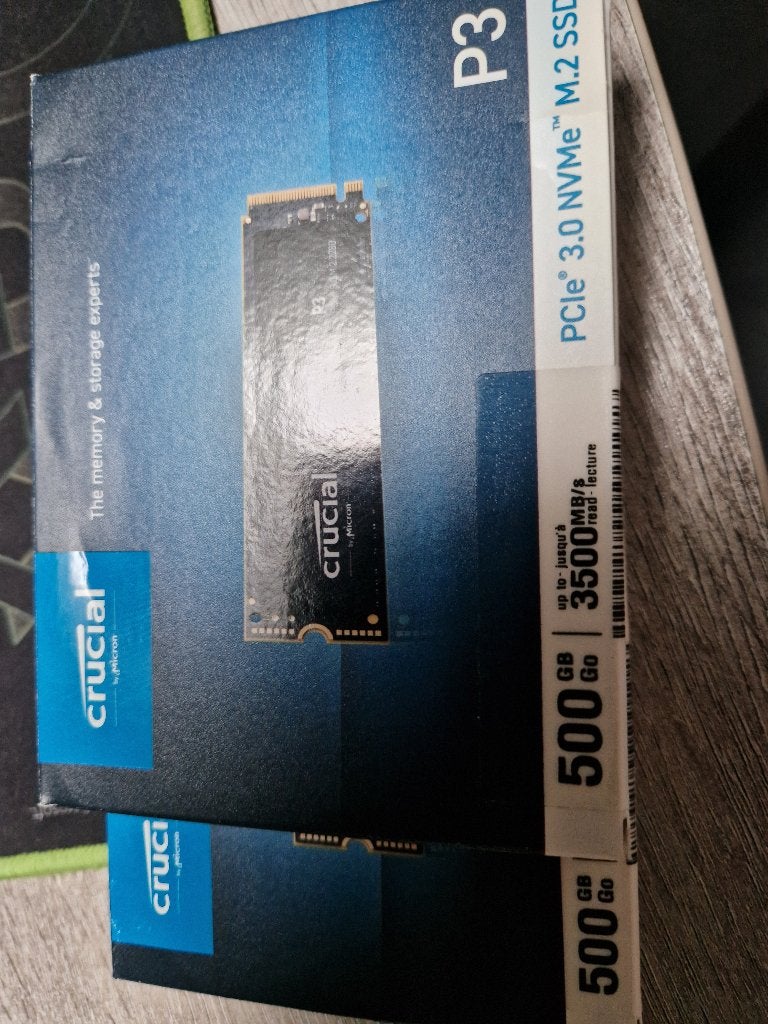 2 x Crucial PCIe 3 NVMe  M2 SSD 500 GB met houder, Computers en Software, Nieuw, Ophalen of Verzenden, Crucial, Laptop