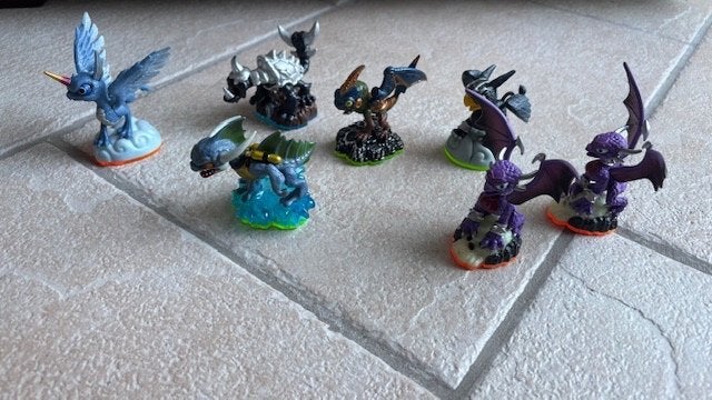 Skylanders figuren: Cynder skylanders, Ophalen of Verzenden, Zo goed als nieuw