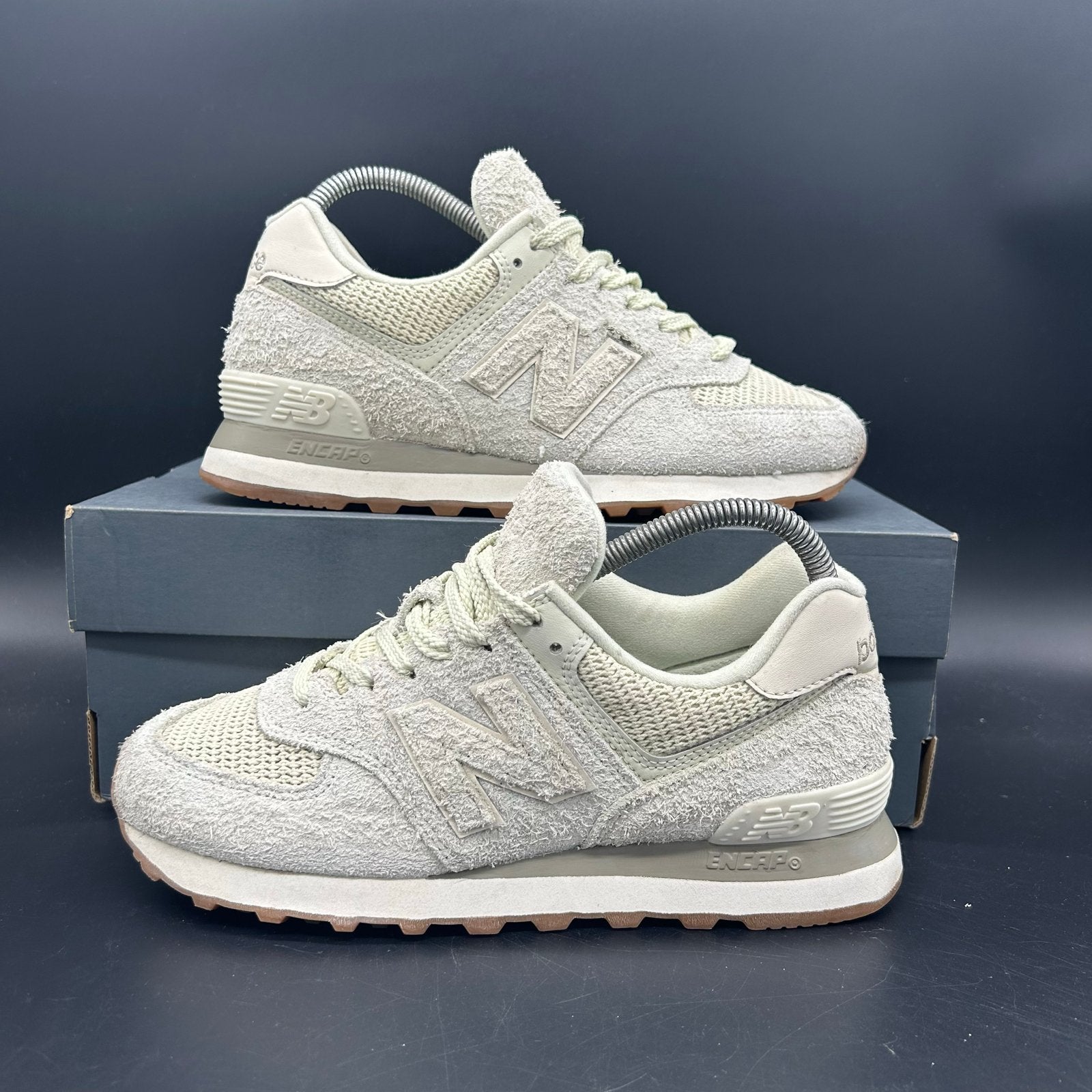 New Balance 574 sneakers - maat 37,5, Kleding | Dames, Schoenen, Zo goed als nieuw, Sneakers of Gympen, Beige, Ophalen of Verzenden