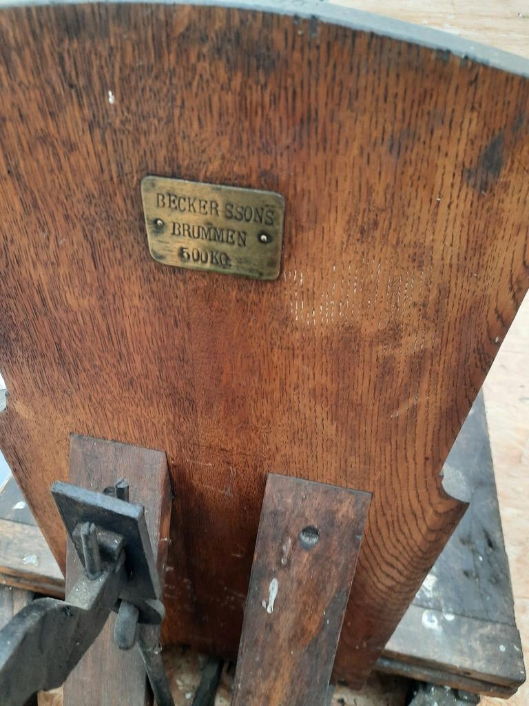 Twee antieke weegschalen van Becker Ssons Brummen, Ophalen of Verzenden